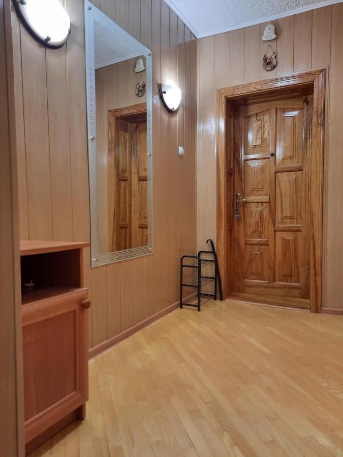 Двокімнатна Квартира Біля Басейну Berehove  Eksteriør billede